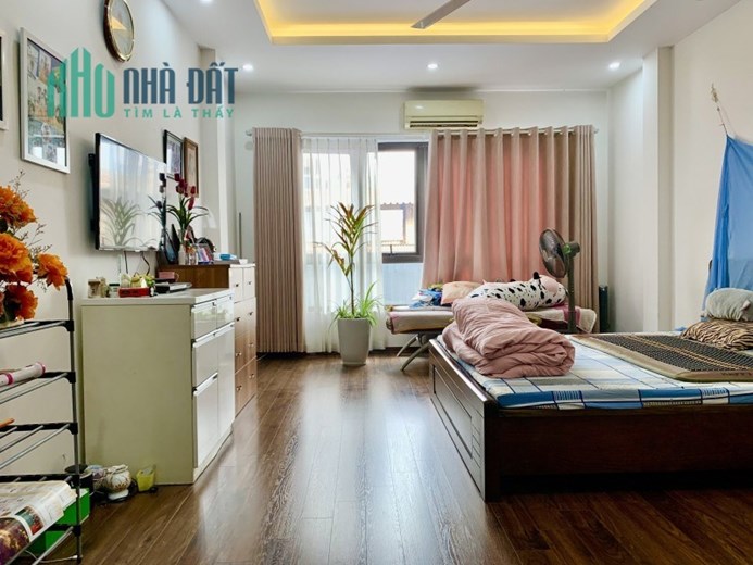 Chính chủ cần bán nhà Phố Chùa Láng, Đống Đa Diện tích 61m2 mặt tiền 4,1m ô tô tránh giá rẻ