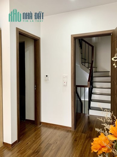 Chính chủ cần bán nhà Phố Chùa Láng, Đống Đa Diện tích 61m2 mặt tiền 4,1m ô tô tránh giá rẻ
