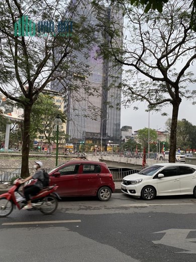 Bán nhà mặt phố Nguyễn Khang, vỉa hè rộng, kinh doanh, 4 tầng, 58m, mặt tiền 4,5m 20 tỷ.