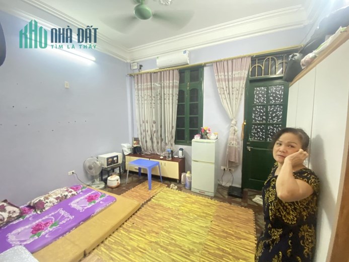 Bán nhà mặt phố Nguyễn Khang, vỉa hè rộng, kinh doanh, 4 tầng, 58m, mặt tiền 4,5m 20 tỷ.