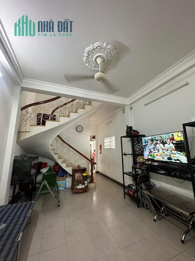 Thoại Ngọc Hầu Hẻm Xe Tải, Tân Phú, 73m2, Chỉ 7 Tỷ, Định Cư Gấp Bán.
