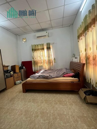 Thoại Ngọc Hầu Hẻm Xe Tải, Tân Phú, 73m2, Chỉ 7 Tỷ, Định Cư Gấp Bán.