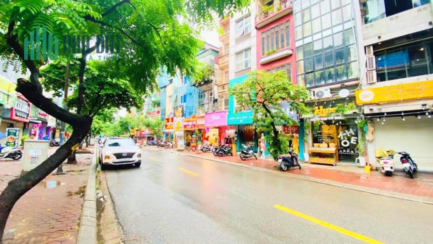 Sốc! Bán gấp nhà Phố Chùa Láng, Đống Đa 2 thoáng, ô tô tránh, gần hồ 61m2 4 tầng MT 4,2m 10.5 tỷ