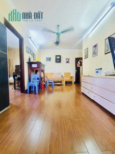Chính chủ bán căn Chung cư 17T11 KĐTM Trung Hoà Nhân Chính 60m2 giá 2 tỷ 3
