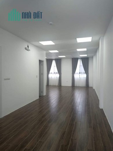 Bán nhà  mặt phố lạc long quân hồ tây dường 4 làn ô tô 101m 6x tỷ 9t