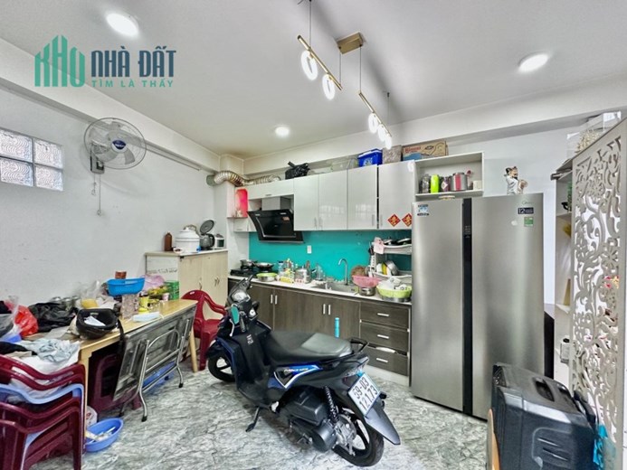 Bán Nhà Rẻ Đẹp Đường Kênh Tân Hóa, Phú Trung, Tân Phú, 42m2 x 5 tầng, Ngang 5.6m, Chỉ 4.5 Tỷ