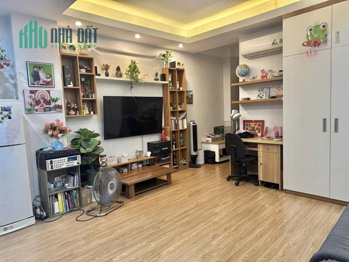 Bán căn hộ chung cư mini - Đẹp như KS 5* - DT 52m, 2 ngủ - Phố Chùa Láng - Giá nhỉnh 1 tỷ.