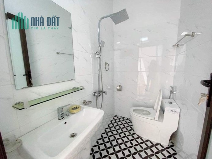 Bán nhà phố Trung Hành, diện tích 42m 3 tầng, cực thoáng, GIÁ 2.35 tỉ