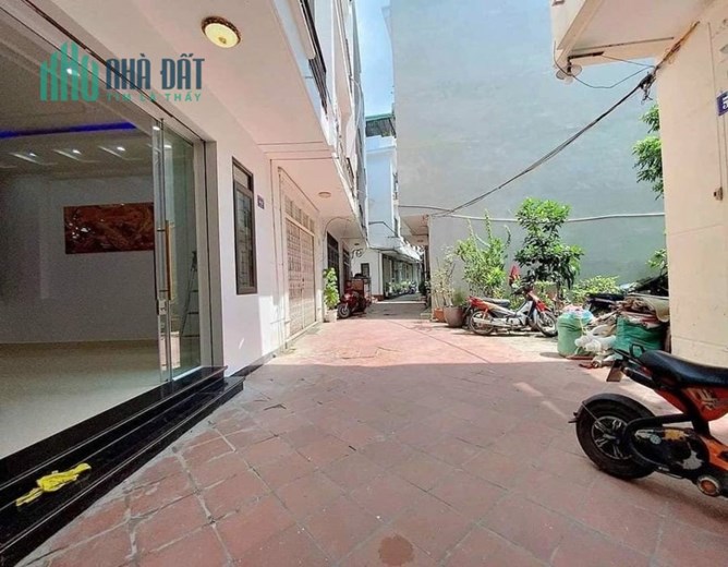 Bán nhà phố Trung Hành, diện tích 42m 3 tầng, cực thoáng, GIÁ 2.35 tỉ