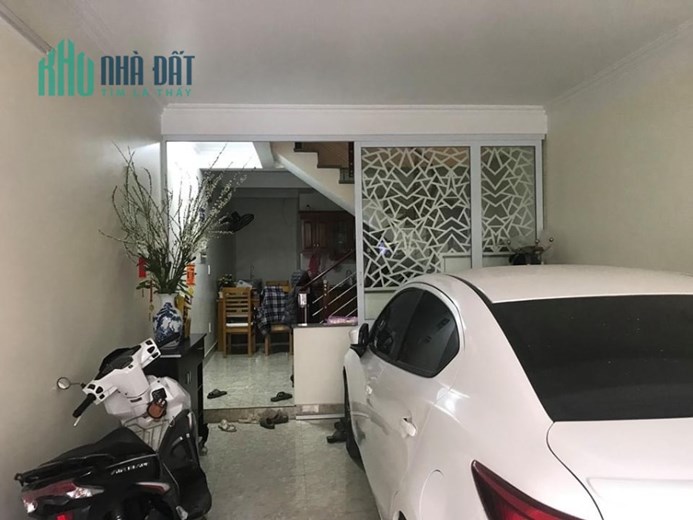 Bán nhà dân xây độc lập phố Kiều Sơn, diện tích 56m 4 tầng ngõ ô.tô GIÁ 3.65 tỉ