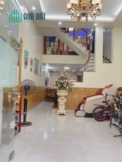Bán nhà mặt ngõ thông Hồ Sen, diện tích 60m 4 tầng độc lập sân cổng GIÁ 3.75 tỉ