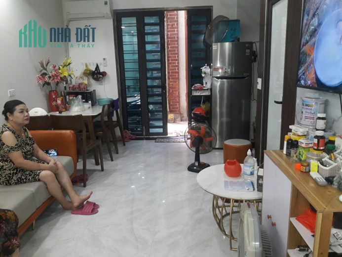 Bán nhà phố Hàng Kênh 2.5 tầng 2 ngủ GIÁ rẻ chỉ 1.65 tỉ ngõ nông