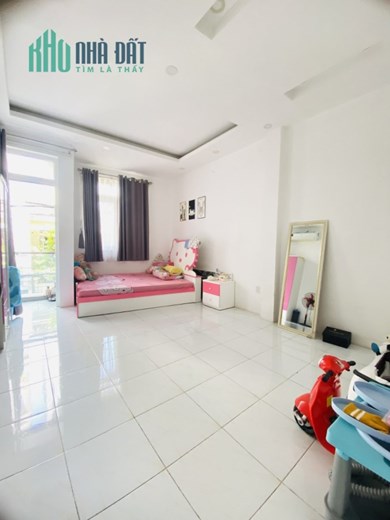 Bán nhà mới  Hàn Hải Nguyên Quận 11 42m2 4 tầng BTCT HXH chỉ nhỉnh 5x tỷ