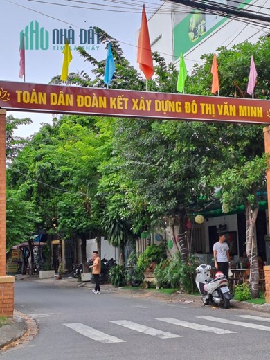 GIÁ SỤP HẦM, NHÀ MẶT TIỀN 2 TẦNG 4.5 x 15, KHU VỰC BÃI TẮM PHẠM VĂN ĐỒNG , GIÁ 5.5 TỶ