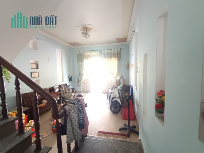 GIÁ SỤP HẦM, NHÀ MẶT TIỀN 2 TẦNG 4.5 x 15, KHU VỰC BÃI TẮM PHẠM VĂN ĐỒNG , GIÁ 5.5 TỶ