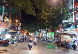 BÁN NHÀ MẶT PHỐ CỔ ĐIỂN ĐÔNG ANH . KINH DOANH SẦM UẤT . MẬT DÂN CƯ ĐÔNG ĐÚC , MẶT TIỀN RỘNG ĐƯỜNG