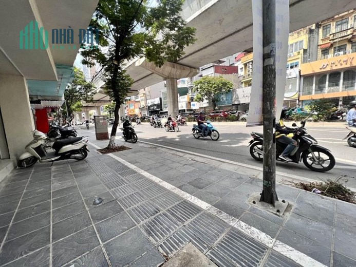 CỰC PHẨM MẶT PHỐ CẦU GIẤY 115M2, 8T, VỈA HÈ ĐÁ BÓNG, KINH DOANH SẦM UẤT, 41,8 TỶ.