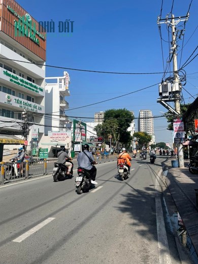 GẤP. RẺ HƠN THỊ TRƯỜNG HƠN 3 TỶ, NHÀ MẶT TIỀN NGUYỄN THỊ THẬP, QUẬN 7, 90m2, LỘ LỚN, NHỈNH 10 TỶ