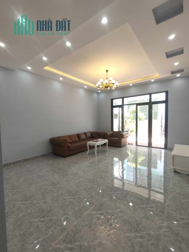 Nhà diện tích lớn, gần đường chính Lê Trọng Tấn, 2 tỷ x