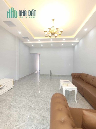 Nhà diện tích lớn, gần đường chính Lê Trọng Tấn, 2 tỷ x