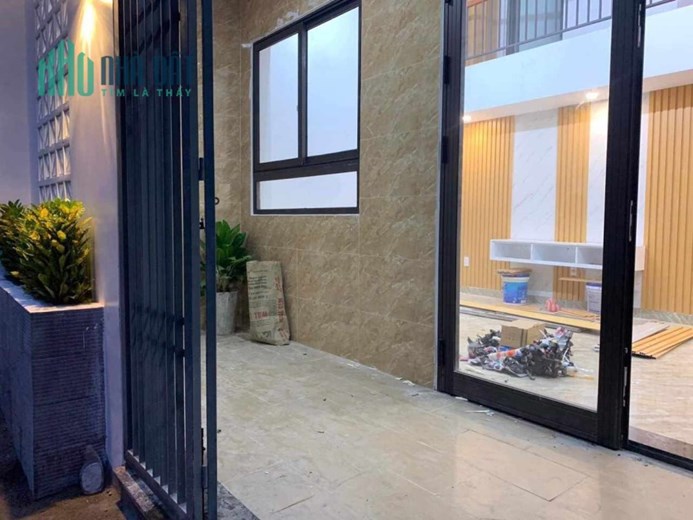 Nhà đẹp Hoàng Hoa Thám, gần 70m2 già 3 tỷ x nhỏ