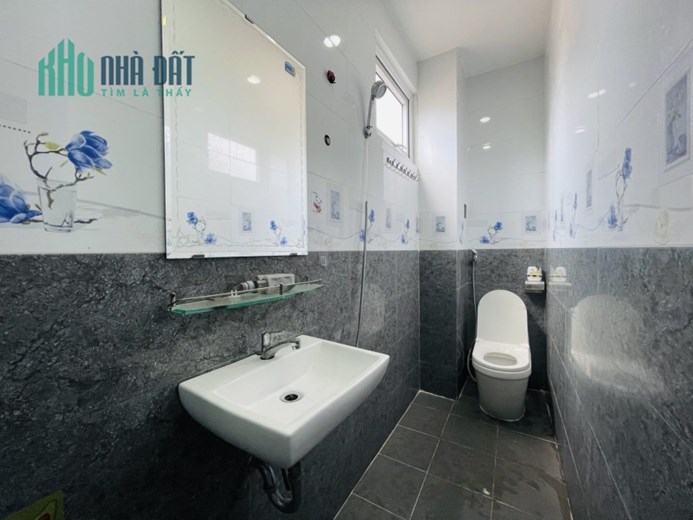 Bán nhà HXH 5 mét Nguyễn Hữu Cảnh, DT 4x11.5m. Nhà 5 tầng BTCT, chủ ngộp gấp bán