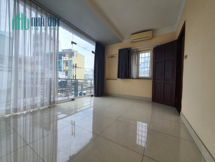 Bán nhà MT Huỳnh Tịnh Của, ngang 5,5m. Căn góc 3 tầng BTCT, chủ ngộp bank