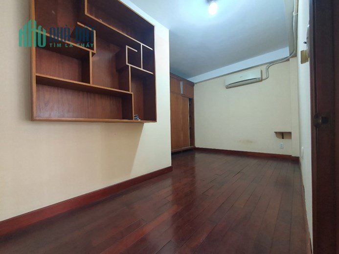 Bán nhà MT Huỳnh Tịnh Của, ngang 5,5m. Căn góc 3 tầng BTCT, chủ ngộp bank