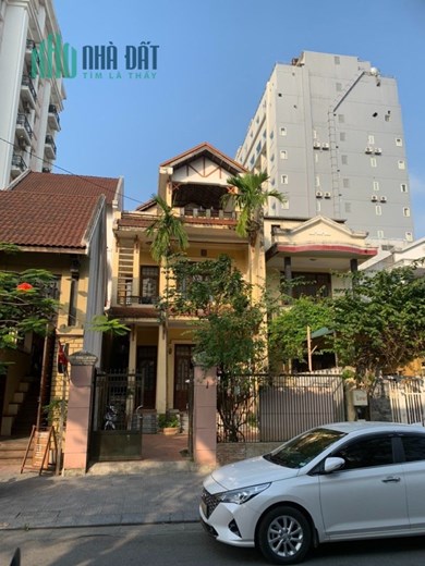 Chính Chủ Cần Bán Nhà 3 Tầng Mặt Tiền Tại Phường Phú Hội – Tp Huế.
