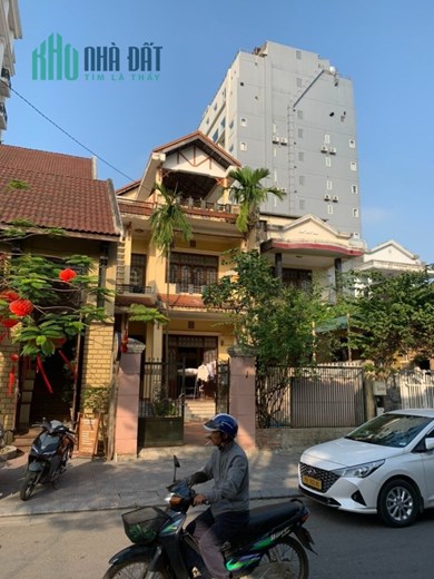 Chính Chủ Cần Bán Nhà 3 Tầng Mặt Tiền Tại Phường Phú Hội – Tp Huế.