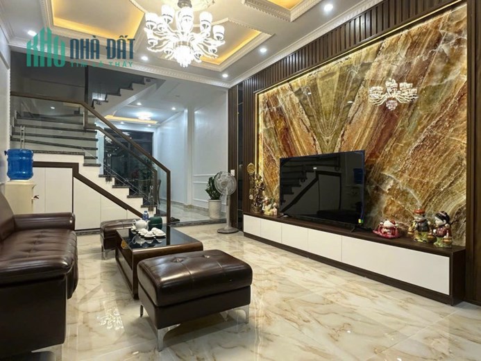 Bán dãy nhà xây mới, Ôtô đỗ cửa, Khúc Thừa Dụ, 66m2, 4 ngủ, chỉ hơn 3 tỷ