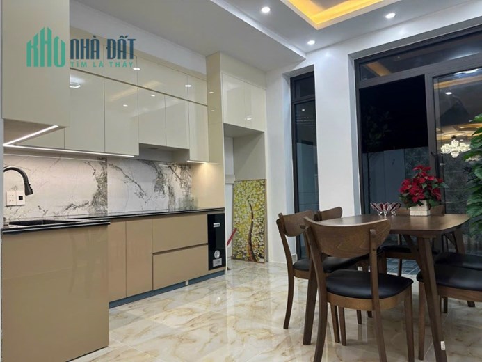 Bán dãy nhà xây mới, Ôtô đỗ cửa, Khúc Thừa Dụ, 66m2, 4 ngủ, chỉ hơn 3 tỷ