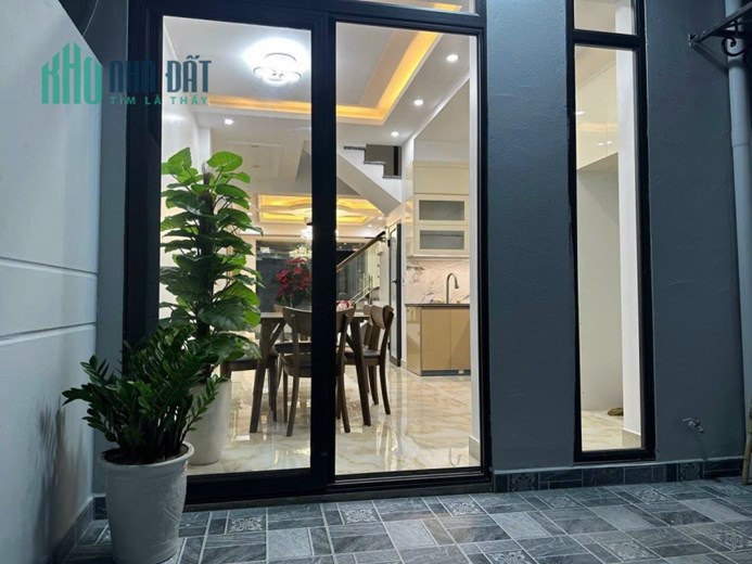 Bán dãy nhà xây mới, Ôtô đỗ cửa, Khúc Thừa Dụ, 66m2, 4 ngủ, chỉ hơn 3 tỷ