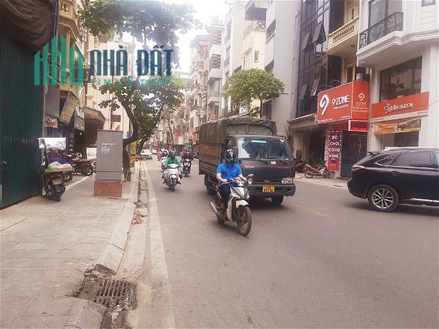 BÁN NHÀ MẶT PHỐ THỤY KHUÊ LÔ GÓC 56M2, HÈ 6M,5 TẦNG KINH DOANH HƠN 10 TỶ