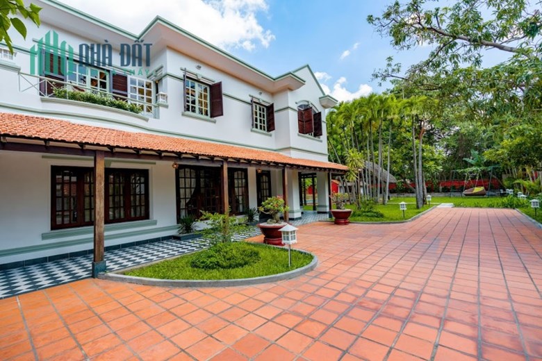 Biệt thự  793 Đường Đào Sư Tích .- Nhà bè