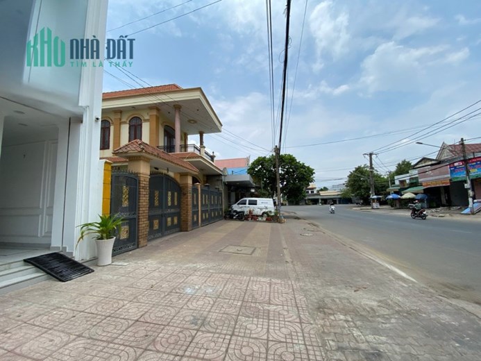 Bán nhà MT Hàn Thuyên, An Bình, Biên Hòa: 5,2( NH: 6,2m) x 19, giá  11,2 tỷ