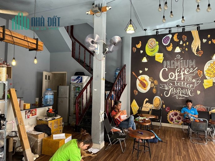 Sang quán Coffee và nhà nguyên căn đang kinh doanh tốt