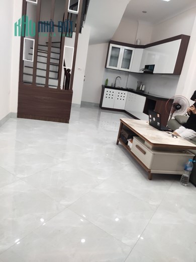 Cần bán gấp nhà gần Cầu Diễn, Hồ Tùng Mậu dt 31m2 x 5 t giá 4,35 tỷcách 30 mét ra đường ôtô.