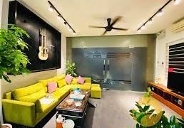 Cần bán nhà Mặt phố Phó Đức Chính giá 10.5 tỷ, 35m2, 2 mặt thoáng.