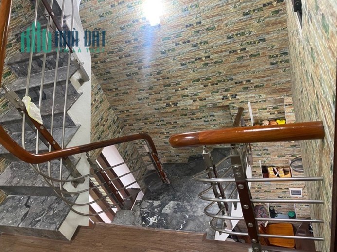 Bán nhà Tôn Đức Thắng 55m2 x 5T, nhỉnh 5 tỷ SÂN RIÊNG 3 THOÁNG