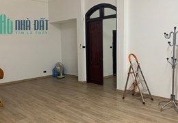 Bán nhà Trần Quý Cáp 33m2 x 6 tầng, ngõ nông, phân lô, gần oto, 4 tỷ