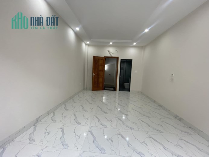 ĐÂY RỒI !!! Chỉ nhỉnh 4 tỷ sở hữu ngay trung tâm Mễ Trì Hạ, 33m2 5 tầng