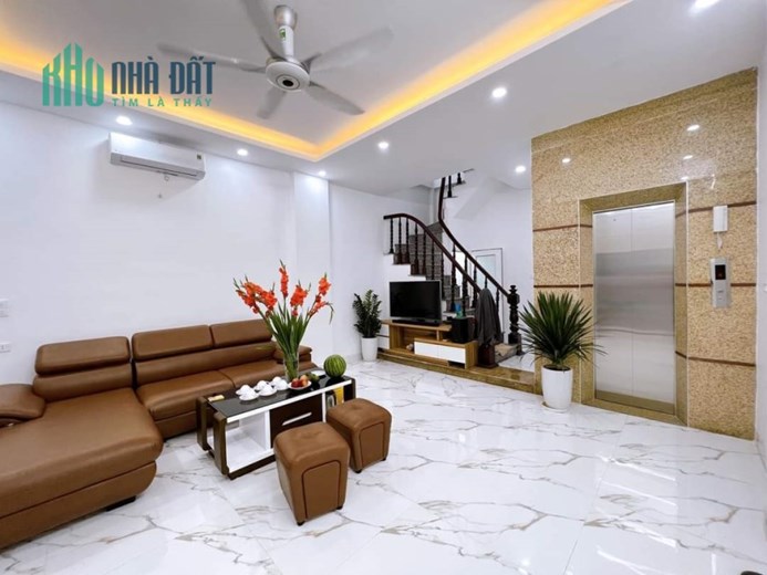 -	Em bán nhà Vạn Phúc 7 tầng thang máy  50m x 7 tầng x giá 9.9 tỷ