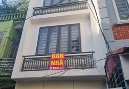 Bán nhà 4 tầng, diện tích 52m2 ngõ Văn Cao, giá 3.9 tỷ