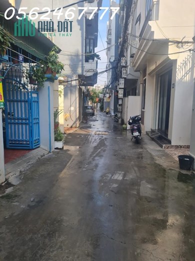 Bán nhà 4 tầng, diện tích 52m2 ngõ Văn Cao, giá 3.9 tỷ