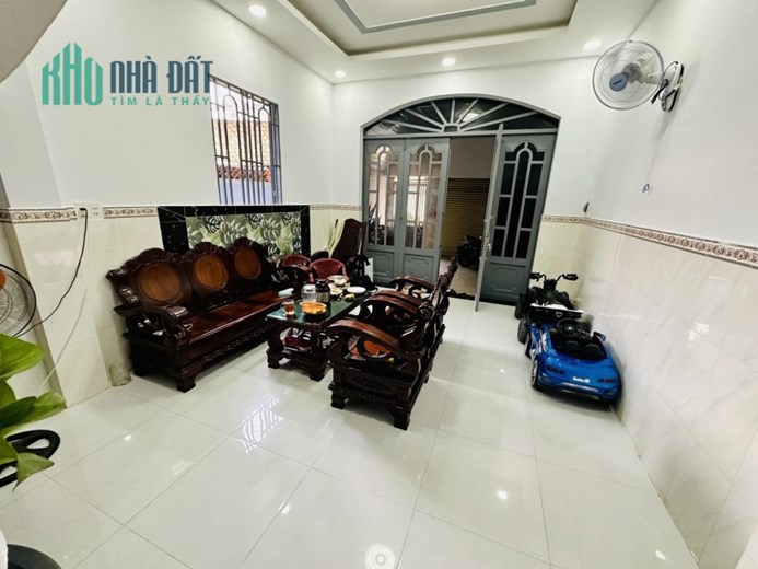 Bán nhà mặt tiền Linh Đông Thủ Đức, 90m2, ngang 5m, 2 tầng, giá chỉ 7 tỷ.