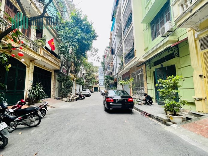 Bán nhà KĐT Đại Kim ( Nguyễn Cảnh Dị ), 2 mặt thoáng, ôtô 55M2 GIÁ 11.5 TỶ.
