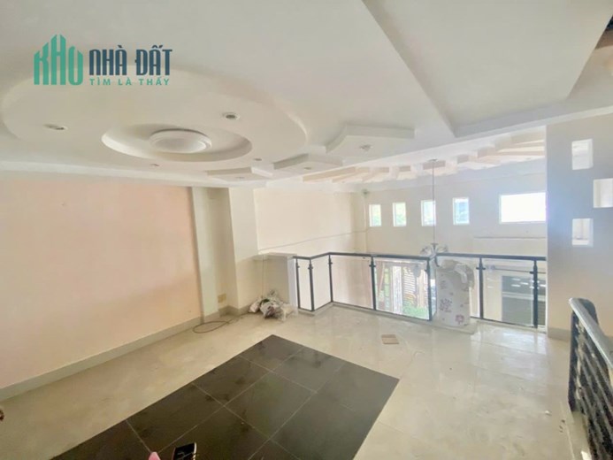 Bán nhà Lê Văn Lương, 6x18m, 5 tầng, giá 7.3 tỷ