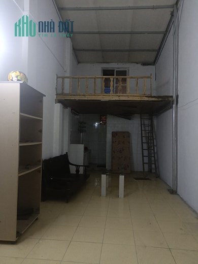 CẦN CHO THUÊ NHÀ TẬP THỂ NGỌC HỒI (CÓ GÁC XÉP) 30M2 4 TRIỆU/THÁNG.