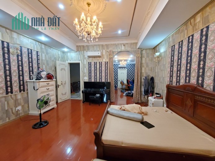 BÌNH THẠNH - BIỆT THỰ SÂN VƯỜN NGHỈ DƯỠNG - NỞ HẬU - 268M² - CHỈ 36 TỶ TL
